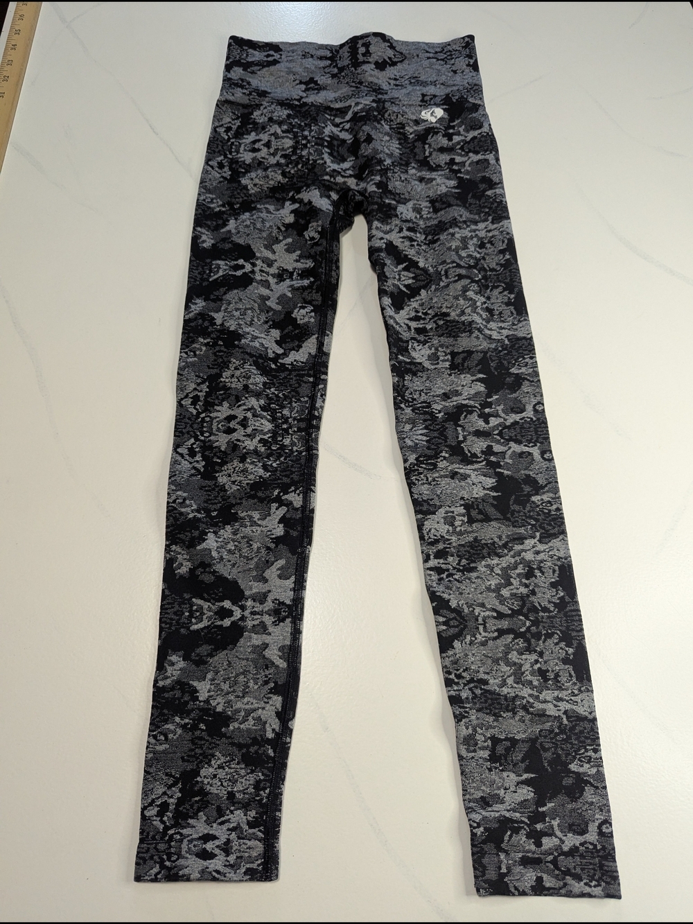 Women's Best CAMO Seamless Leggings in Black/Gray, Women's Size S
